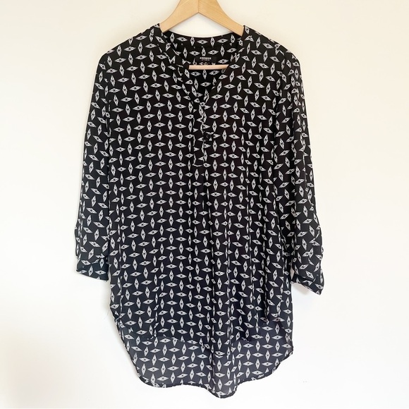 Premise Studio Quarter Button Black and White Printed Blouse - M - Picture 1 of 4